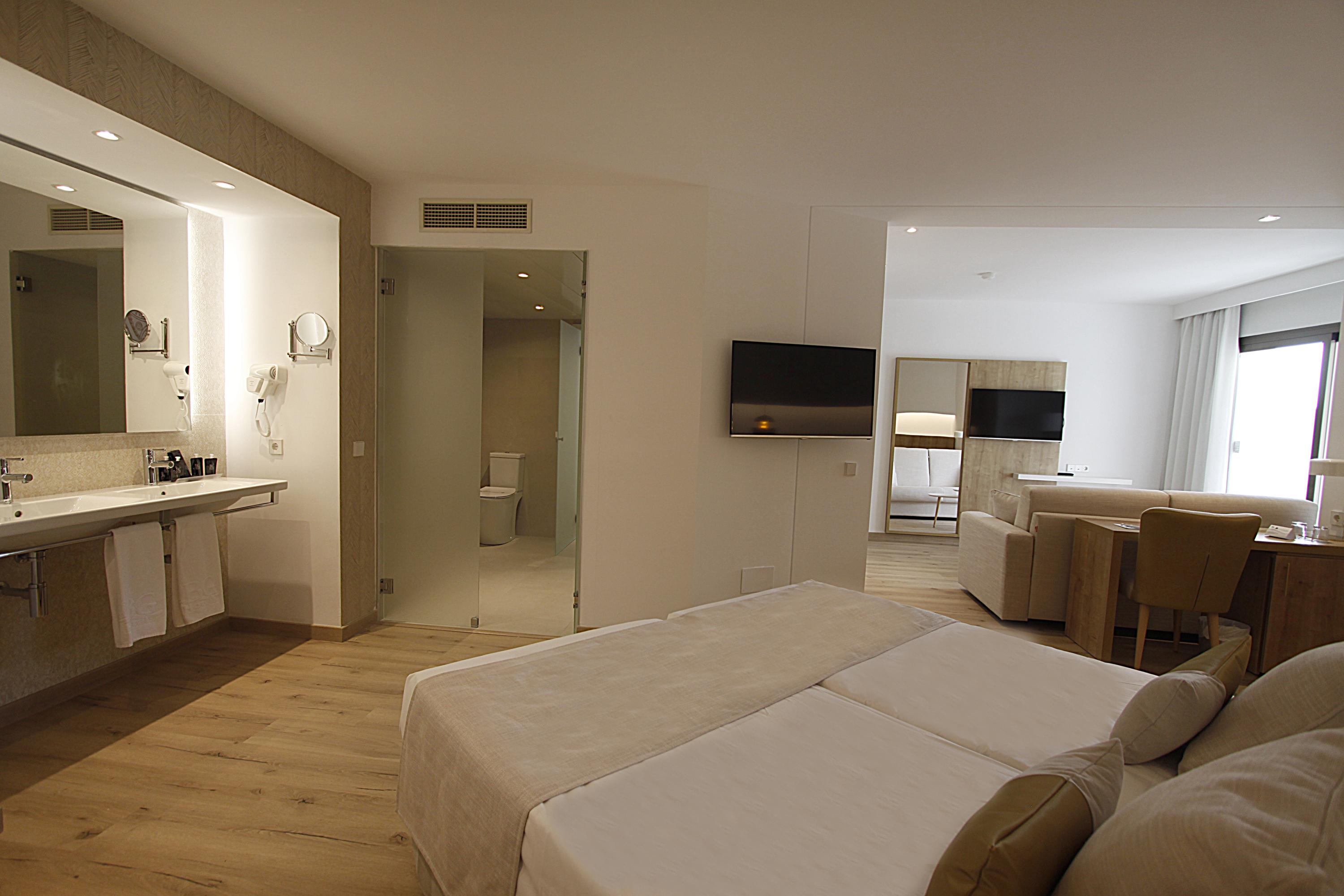 Hotel Bg Rei Del Mediterrani 4*